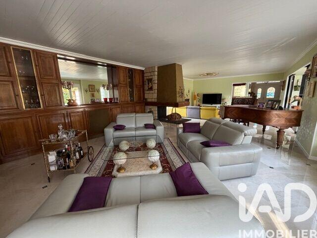 Maison - 318 m² - 10 pièces