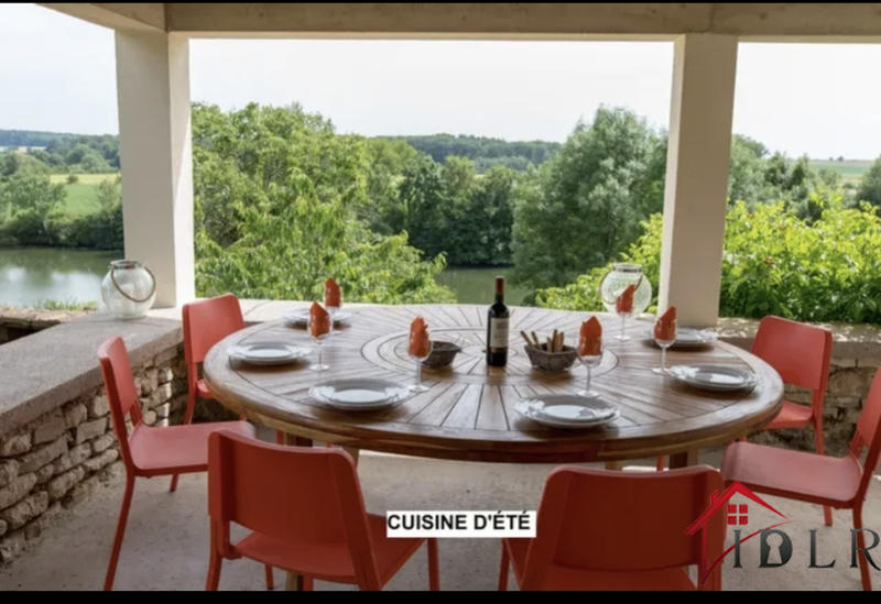 Propriété - 245 m² - 10 pièces