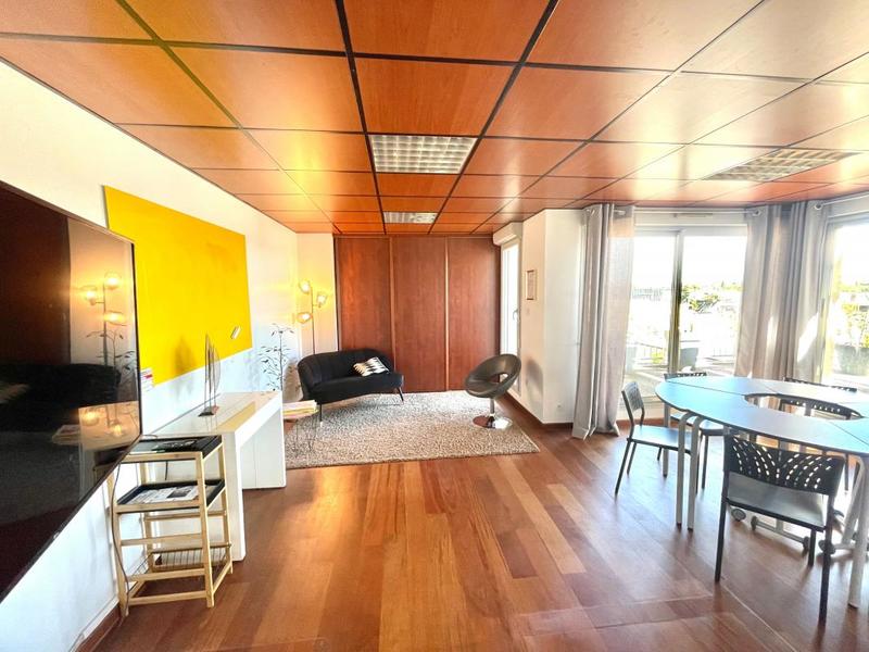 Penthouse - 93 m² - 4 pièces
