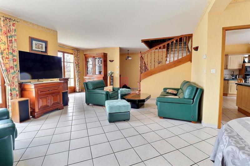 Maison - 196 m² - 8 pièces