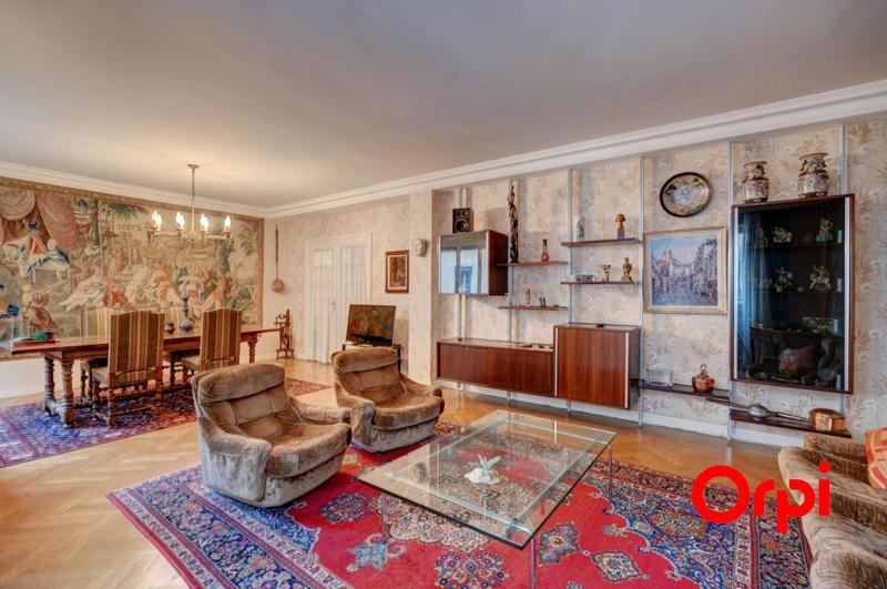 Appartement - 152 m² - 6 pièces