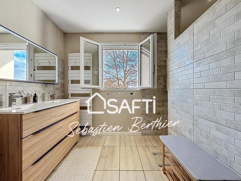 Maison - 180 m² - 6 pièces