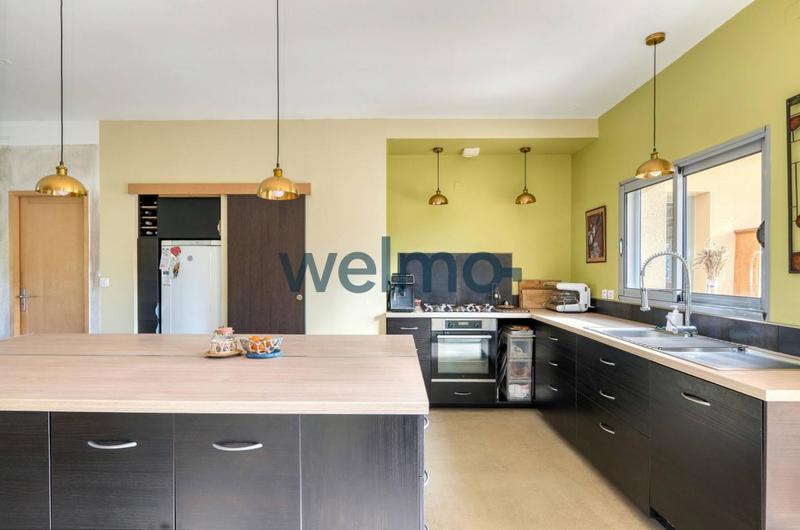 Maison - 360 m² - 10 pièces