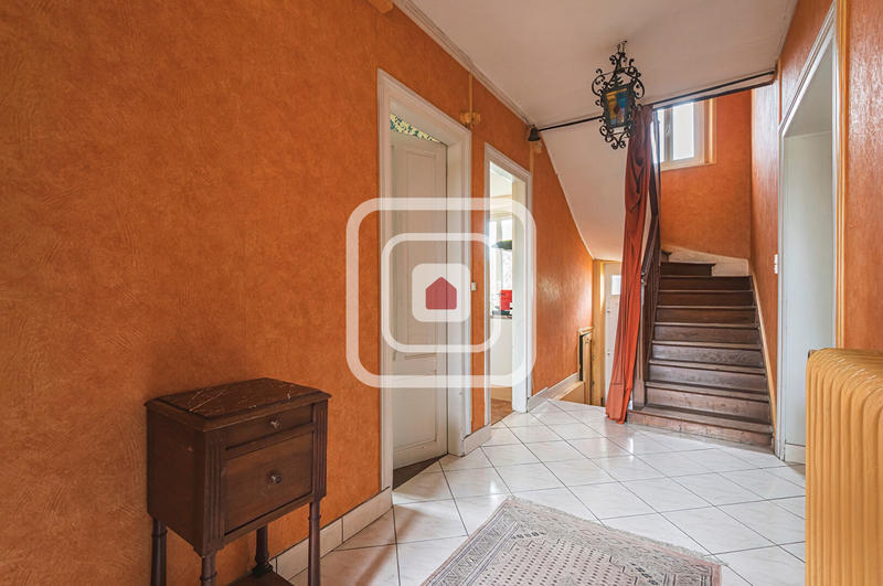 Maison - 185 m² - 7 pièces