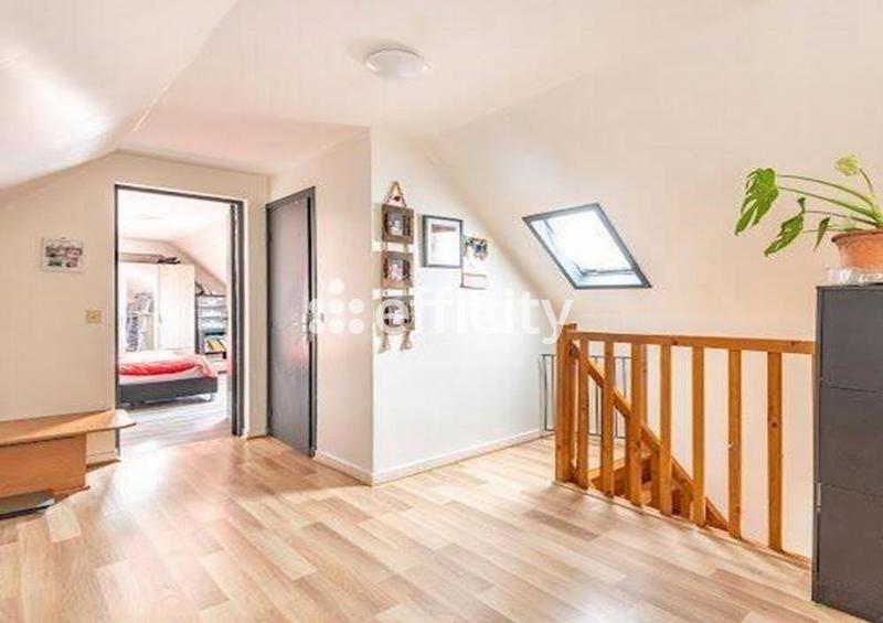 Maison - 162 m² - 8 pièces