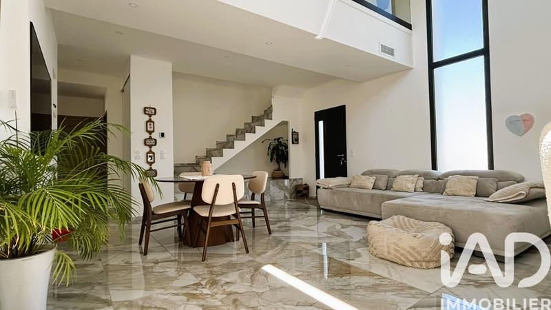 Maison - 120 m² - 4 pièces