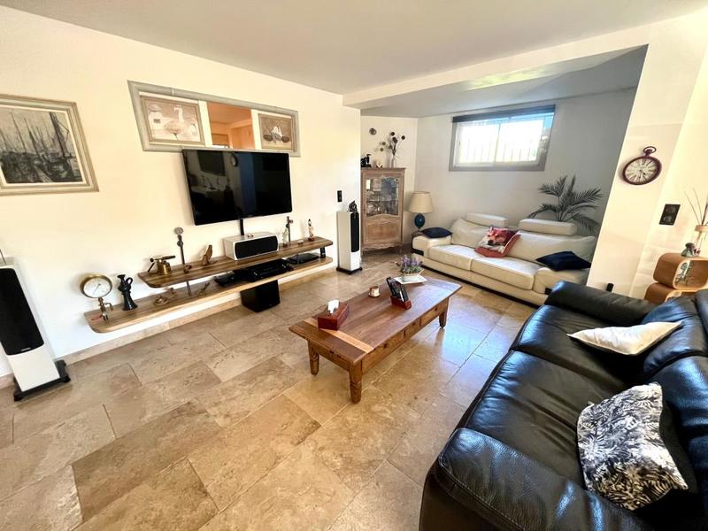 Villa - 100 m² - 3 pièces