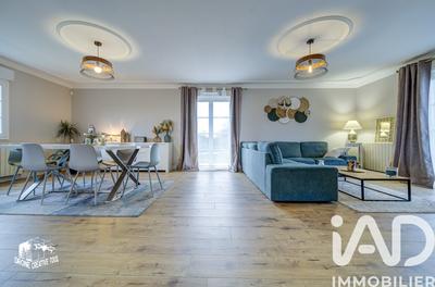 Maison - 202 m² - 6 pièces