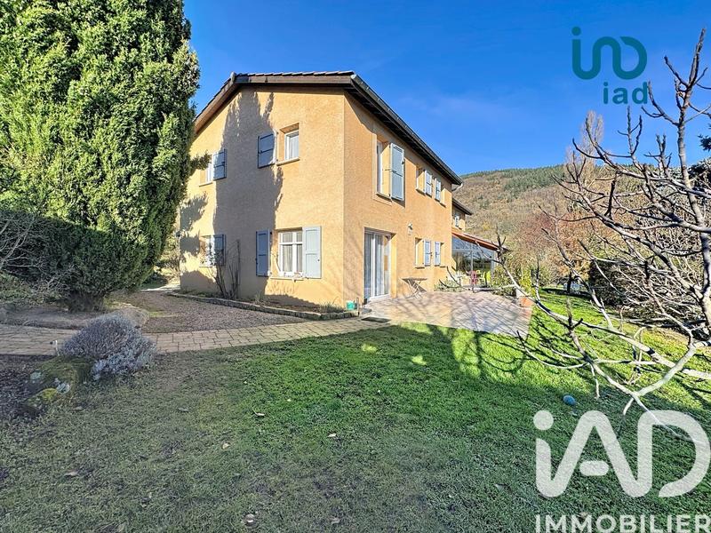 Maison - 200 m² - 10 pièces