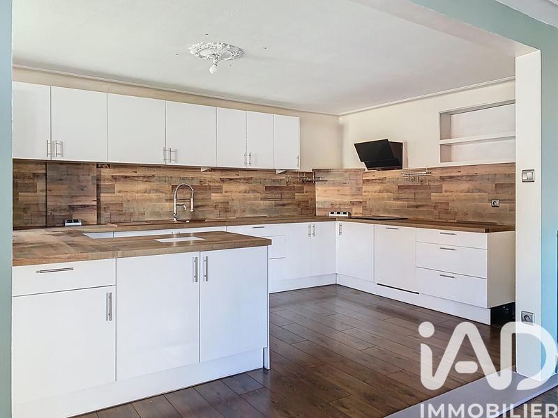 Maison - 213 m² - 6 pièces