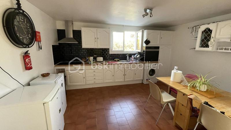 Maison traditionnelle - 235 m² - 11 pièces