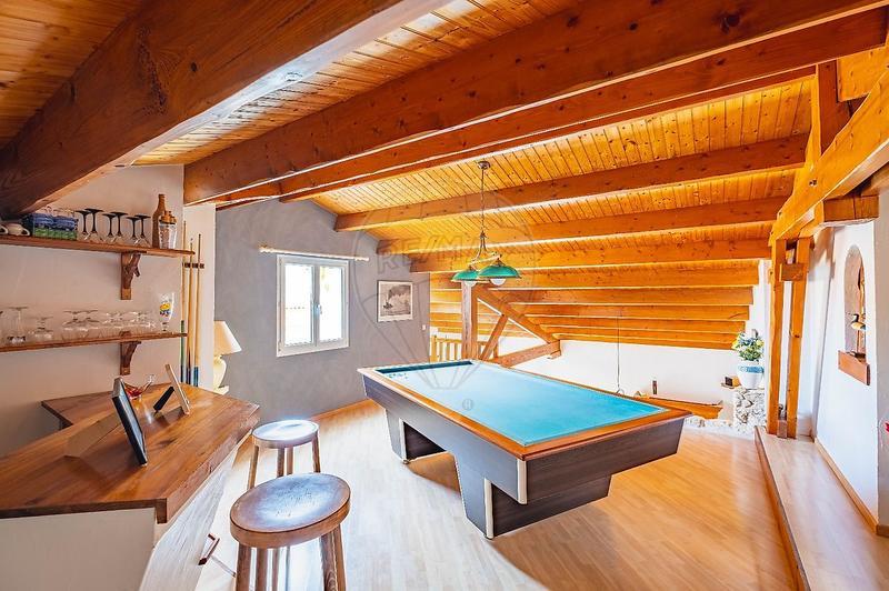 Maison - 177 m² - 7 pièces