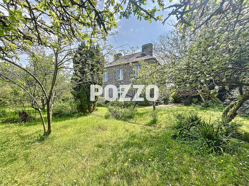 Maison - 201 m² - 10 pièces