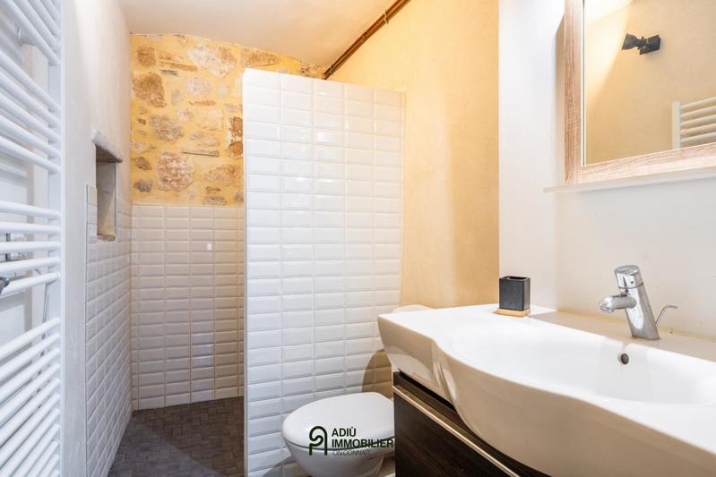 Maison - 220 m² - 12 pièces