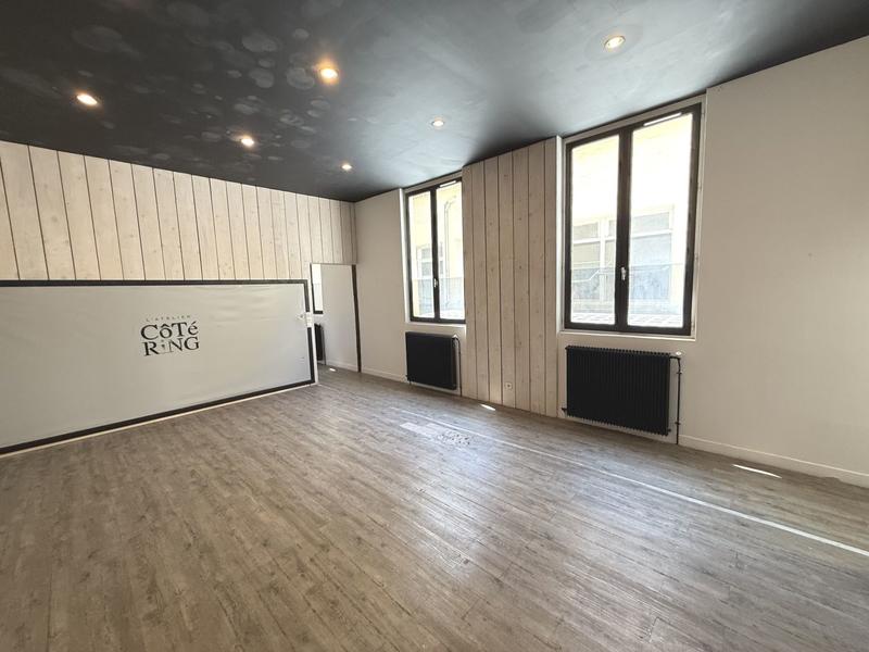 Bureau - 75 m² - 3 pièces