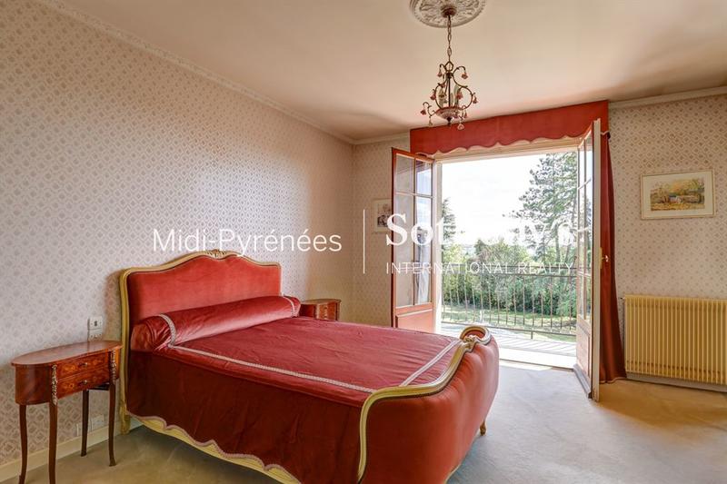 Maison - 242 m² - 6 pièces