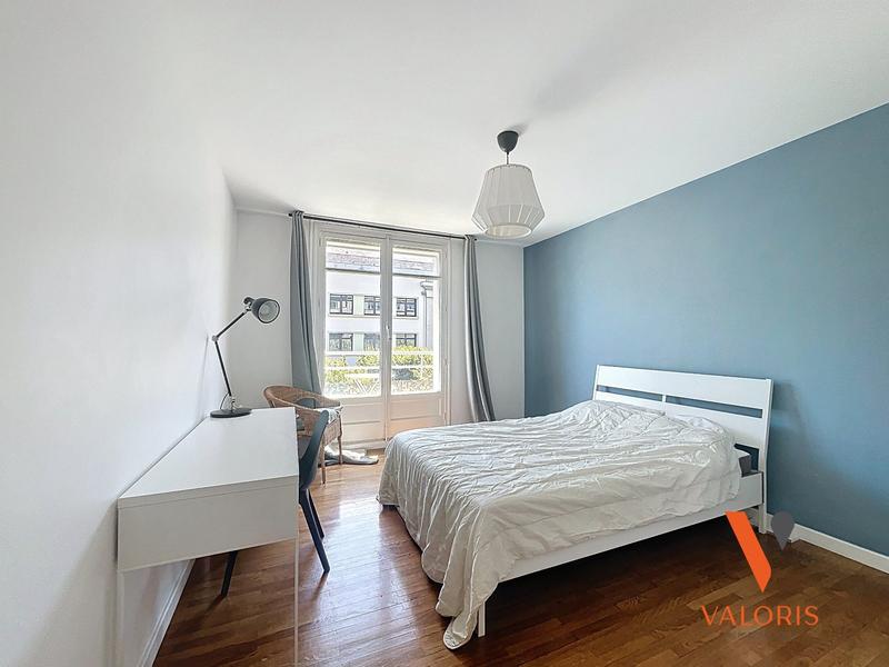 Appartement - 99 m² - 5 pièces