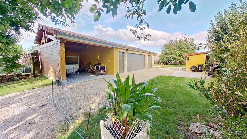 Maison - 218 m² - 7 pièces