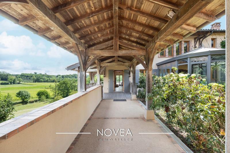 Maison - 220 m² - 9 pièces