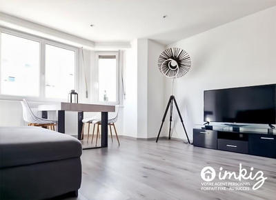 Maison - 250 m² - 9 pièces