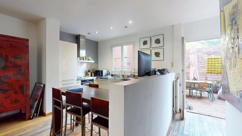 Maison contemporaine - 150 m² - 8 pièces