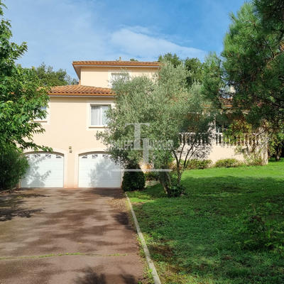 Maison - 134 m² - 5 pièces