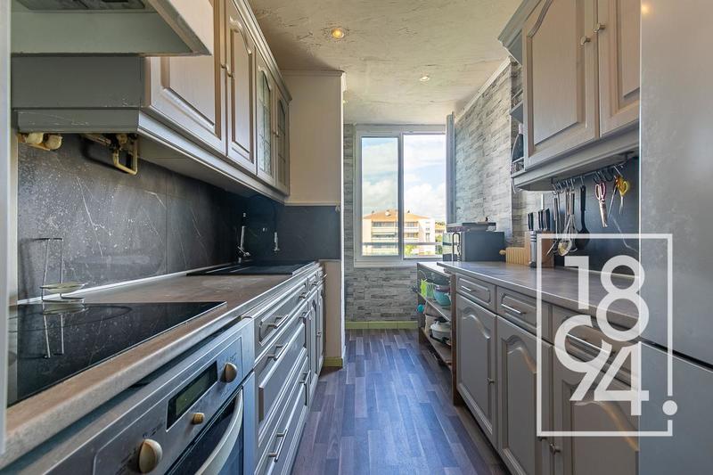 Appartement - 85 m² - 4 pièces