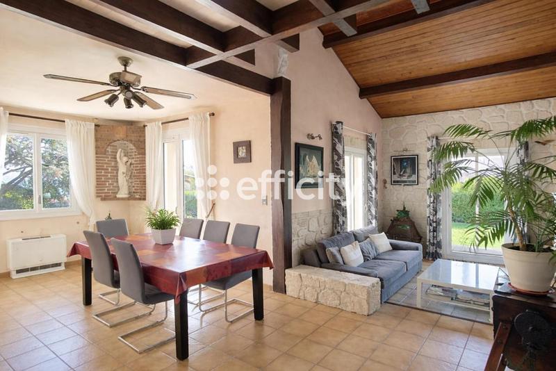 Maison - 209 m² - 5 pièces