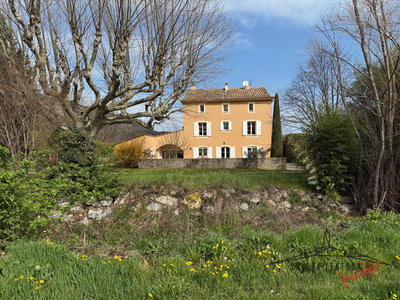 Maison - 182 m² - 7 pièces