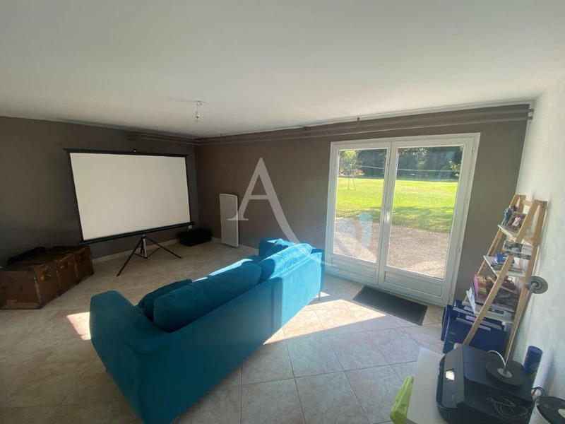 Maison - 223 m² - 8 pièces