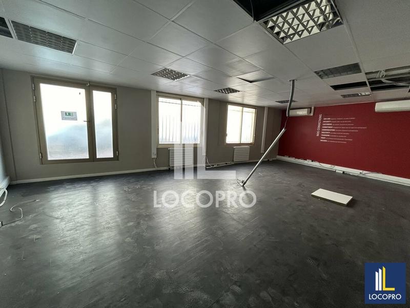 Local commercial - 302 m²