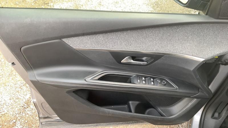 Peugeot 5008 II 1.6 BlueHDi 120 Eat6 Allure