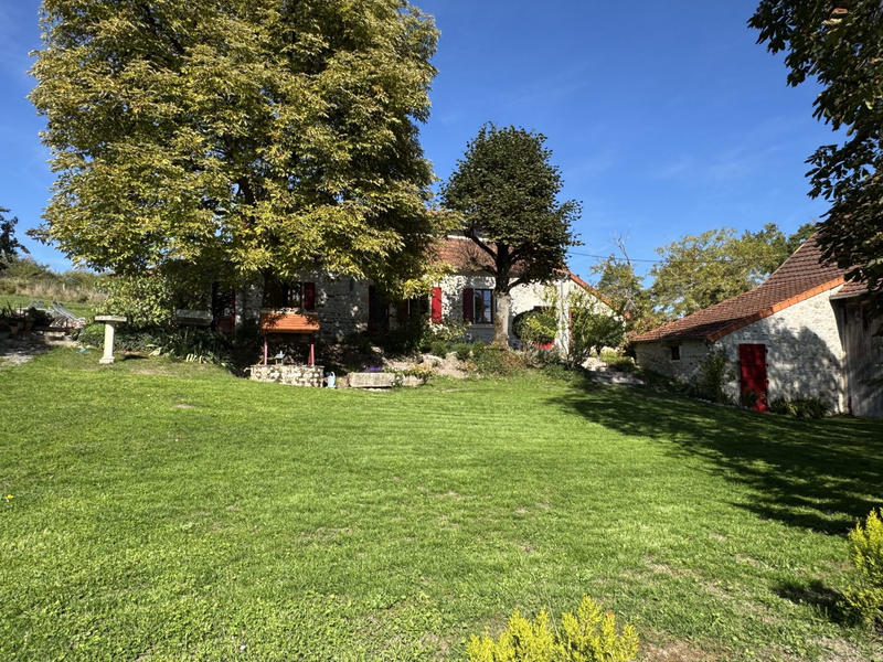 Maison - 220 m² - 8 pièces