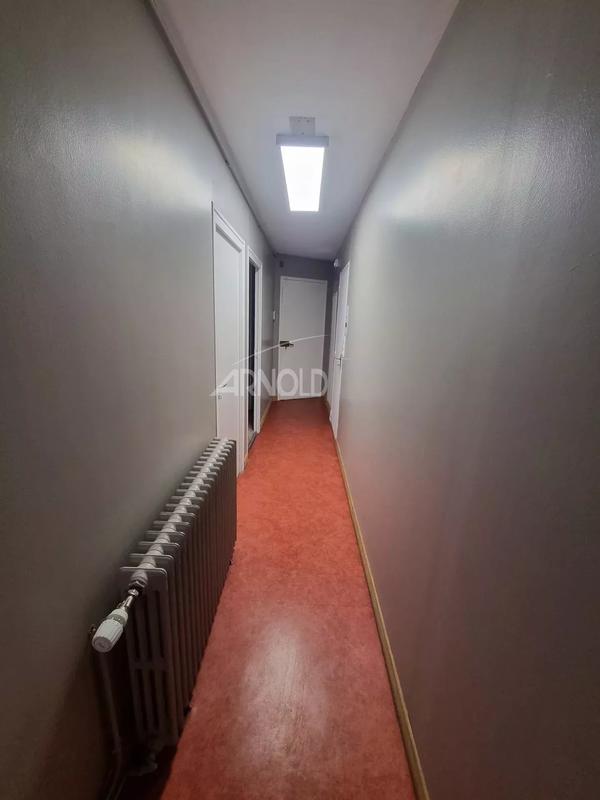 Local commercial - 107 m² - 6 pièces