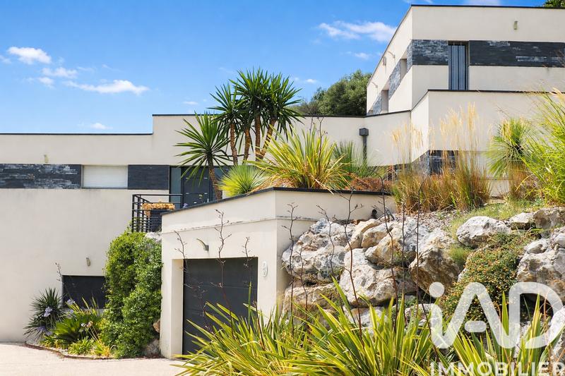 Maison de maîtres - 250 m² - 7 pièces