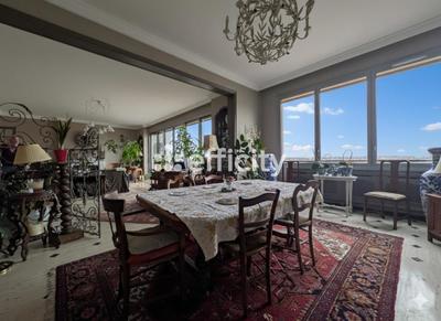 Appartement - 310 m² - 8 pièces