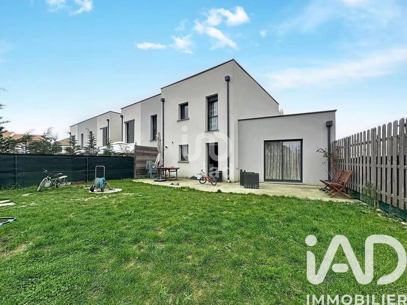 Maison - 98 m² - 5 pièces