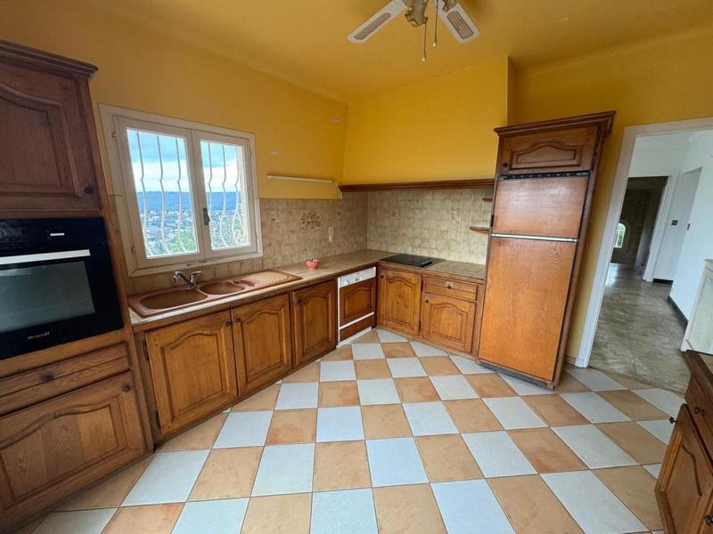 Maison - 330 m² - 8 pièces