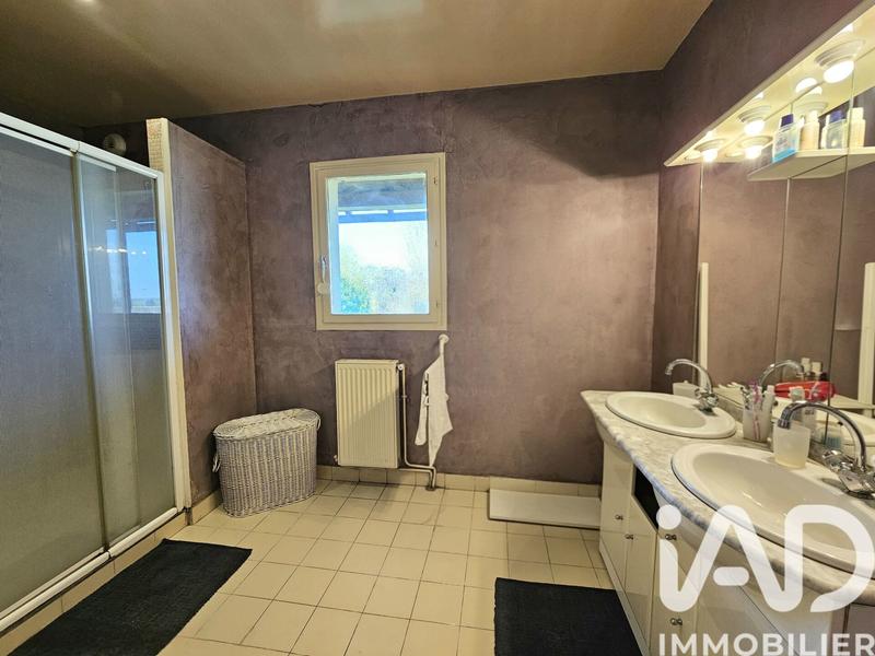 Maison - 260 m² - 7 pièces