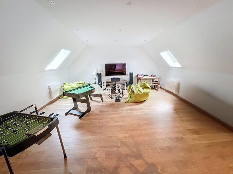 Maison - 197 m² - 7 pièces