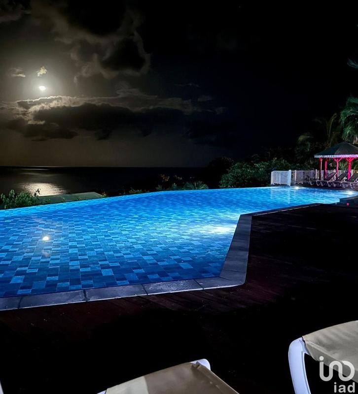 Local commercial - 11 303 m²