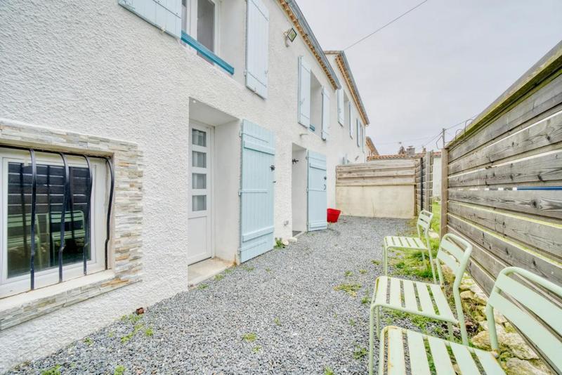 Maison - 271 m² - 10 pièces