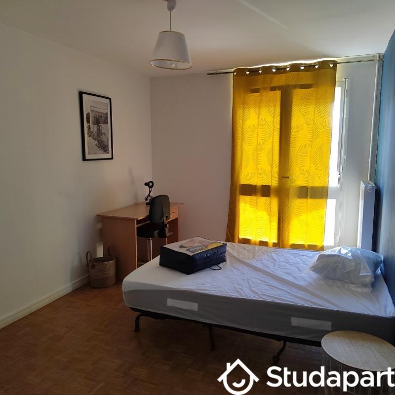 Chambre - 11 m² - 1 pièce