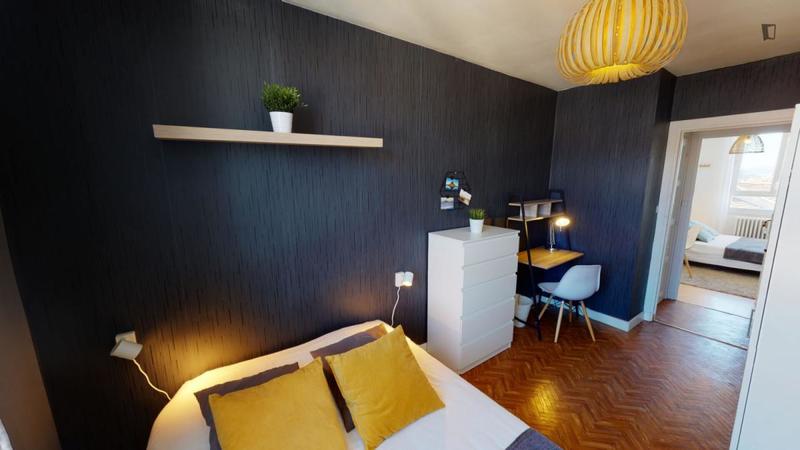 Chambre - 11 m² - 4 pièces