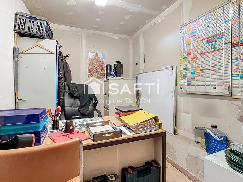 Local commercial - 130 m² - 1 pièce