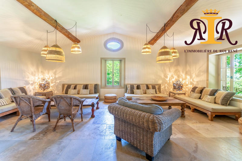 Bastide - 450 m² - 12 pièces