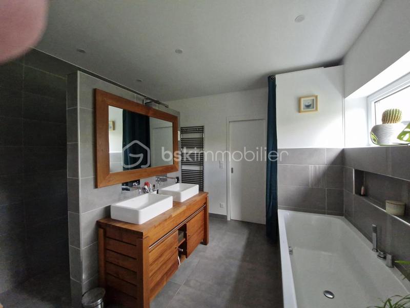 Maison - 143 m² - 5 pièces