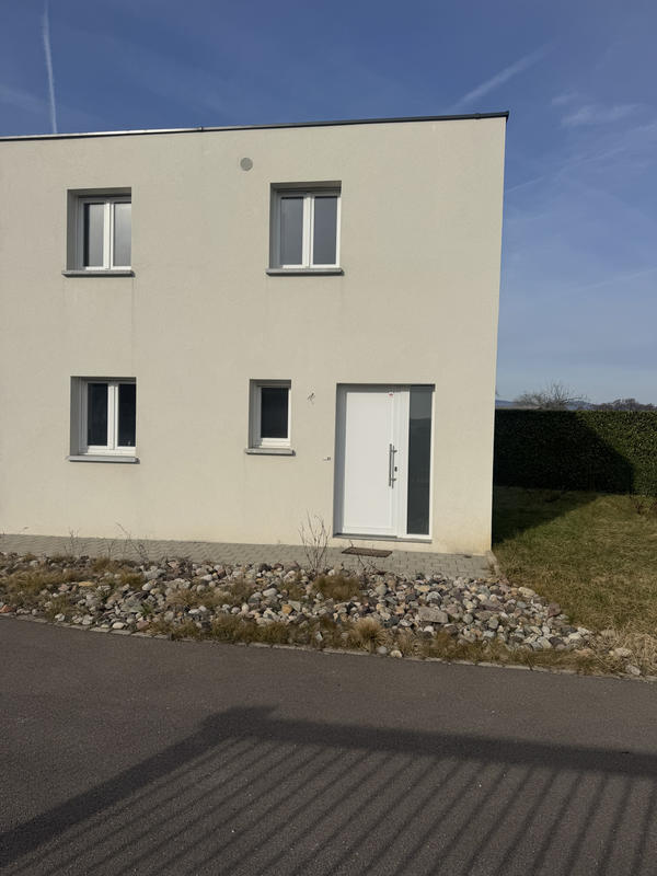 Maison - 96 m² - 5 pièces