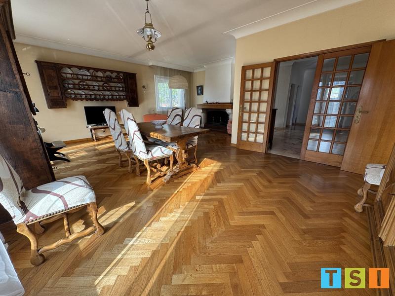 Maison - 217 m² - 7 pièces