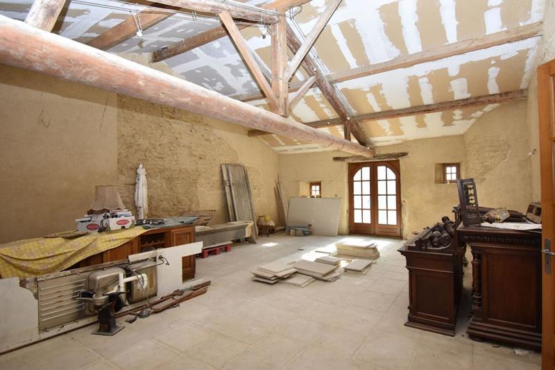 Corps de ferme - 1 260 m² - 14 pièces